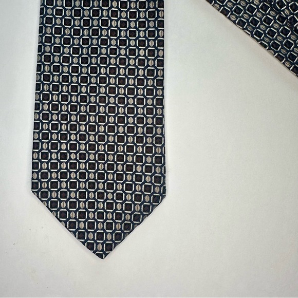Dion Signature Geometric Heavy Silk Handcrafted Classic Black & White Tie - Picture 5 of 6